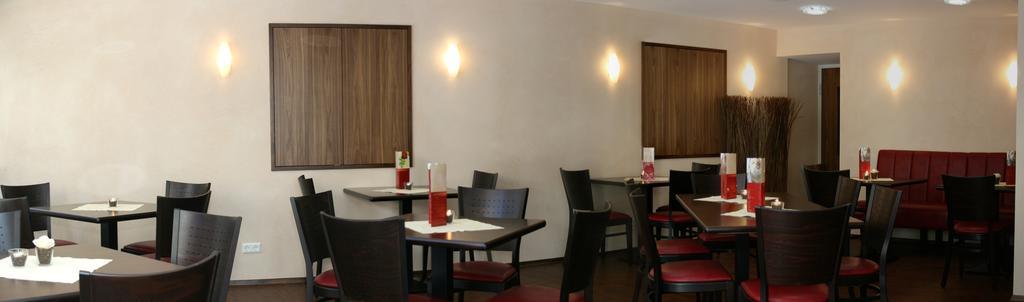 Hotel & Restaurant Lamm Mosbach  Exterior photo