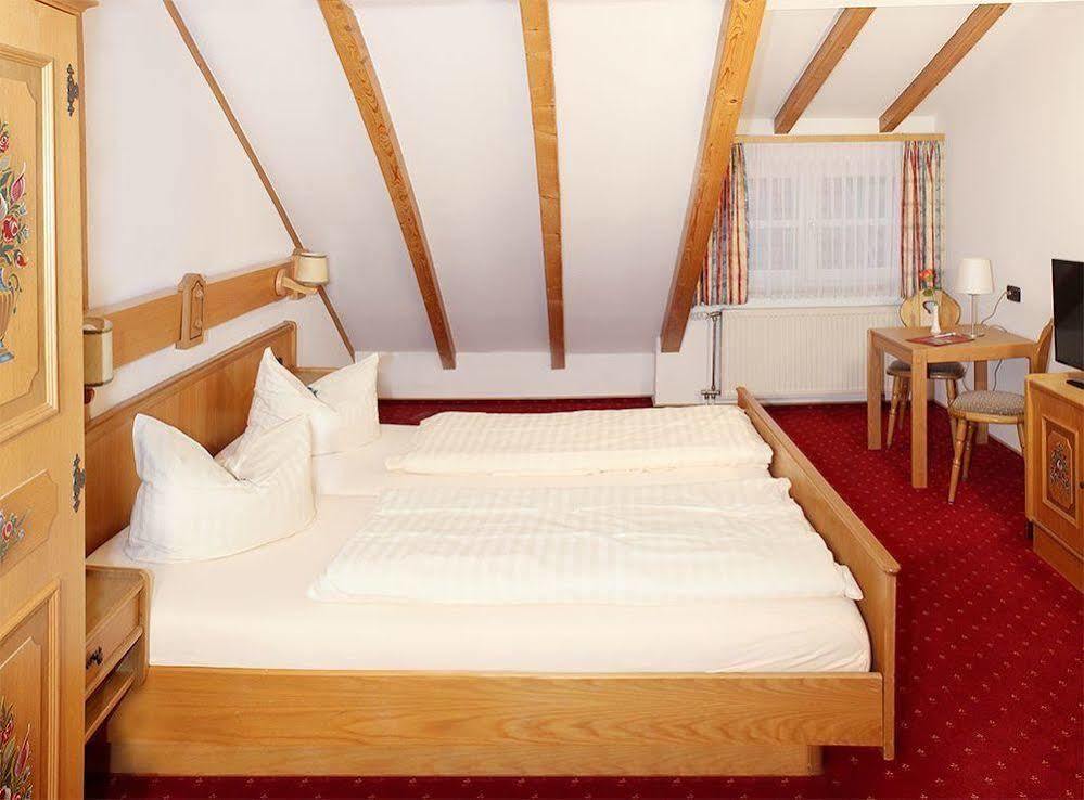 Hotel & Restaurant Lamm Mosbach  Exterior photo